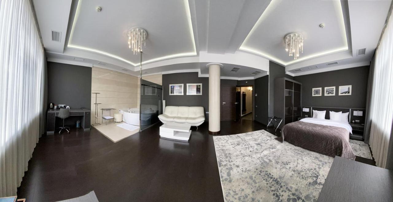 Arena Hotel Khmelʼnytsʼkyy Exterior foto