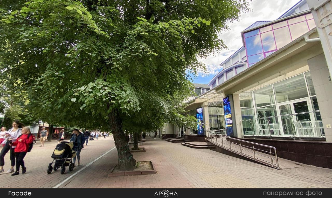 Arena Hotel Khmelʼnytsʼkyy Exterior foto